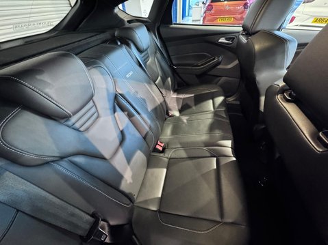 Ford Focus 2.0T EcoBoost ST-3 Euro 5 (s/s) 5dr 28