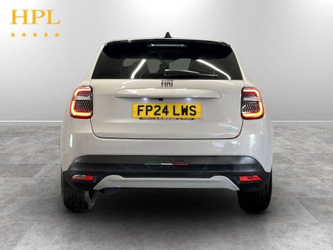 Fiat 600e 54kWh La Prima SUV 5dr Electric Auto (156 ps) Sat Nav 6