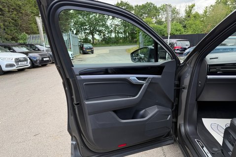 Volkswagen Touareg V6 BLACK EDITION TSI - DEMO +1 OWNER - FULL VW SERVICE HISTORY 33