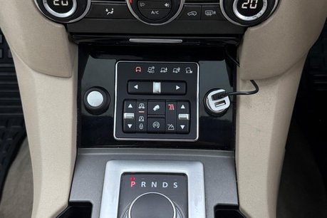 Land Rover Discovery 3.0 SD V6 HSE Luxury SUV 5dr Diesel Auto 4WD Euro 6 (s/s) (256 bhp) 34