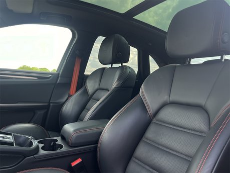 Porsche Macan S PDK 38