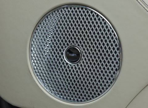 Bentley Bentayga V8 AZURE 33