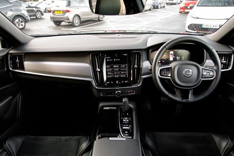 Volvo S90 RECHARGE T8 R-DESIGN AWD 3