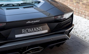 Lamborghini Aventador S LP740-4 28