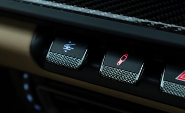 Porsche 911 GT3 TOURING (992) 22