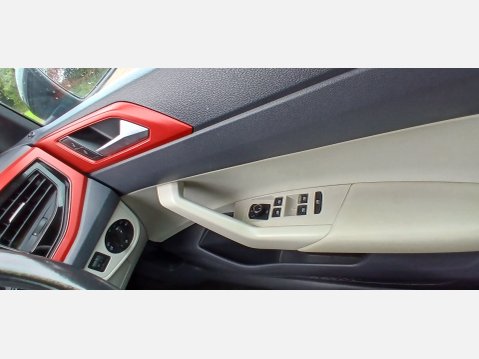 Volkswagen Polo BEATS TSI 7