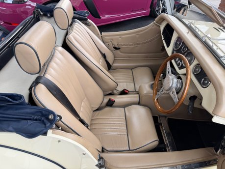 Morgan Plus Four PLUS 4 24