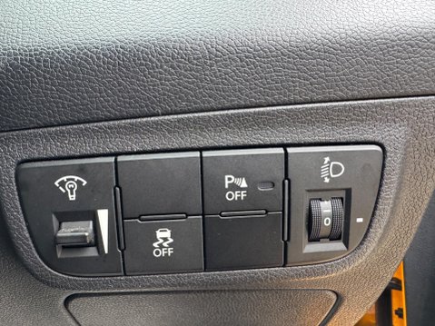 Hyundai Veloster 1.6 GDi Sport Euro 5 4dr 28