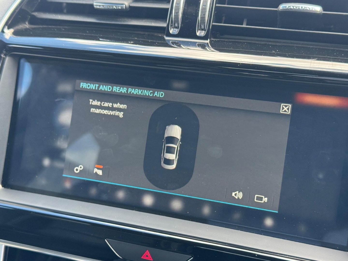 2019 Jaguar XE — image 14
