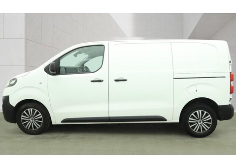 Vauxhall Vivaro 1.5 Turbo D 2900 Dynamic Panel Van 6dr Diesel Manual L1 H1 Euro 6 (s/s) (10 11
