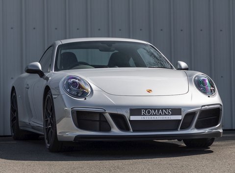 Porsche 911 (991.2) Carrera GTS 1