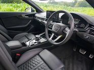 Audi RS4 Carbon Black 9