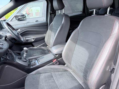 Ford Kuga ST-LINE TDCI 12