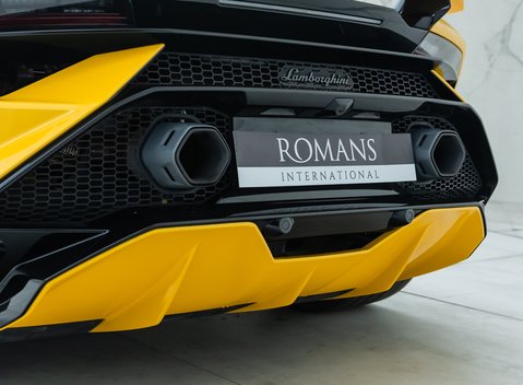 Lamborghini Huracan Tecnica 35