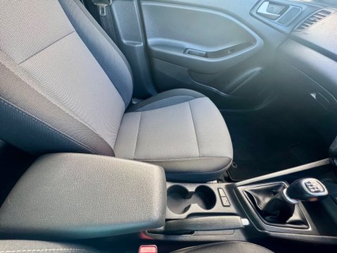 Hyundai i20 MPI PREMIUM SE NAV 37