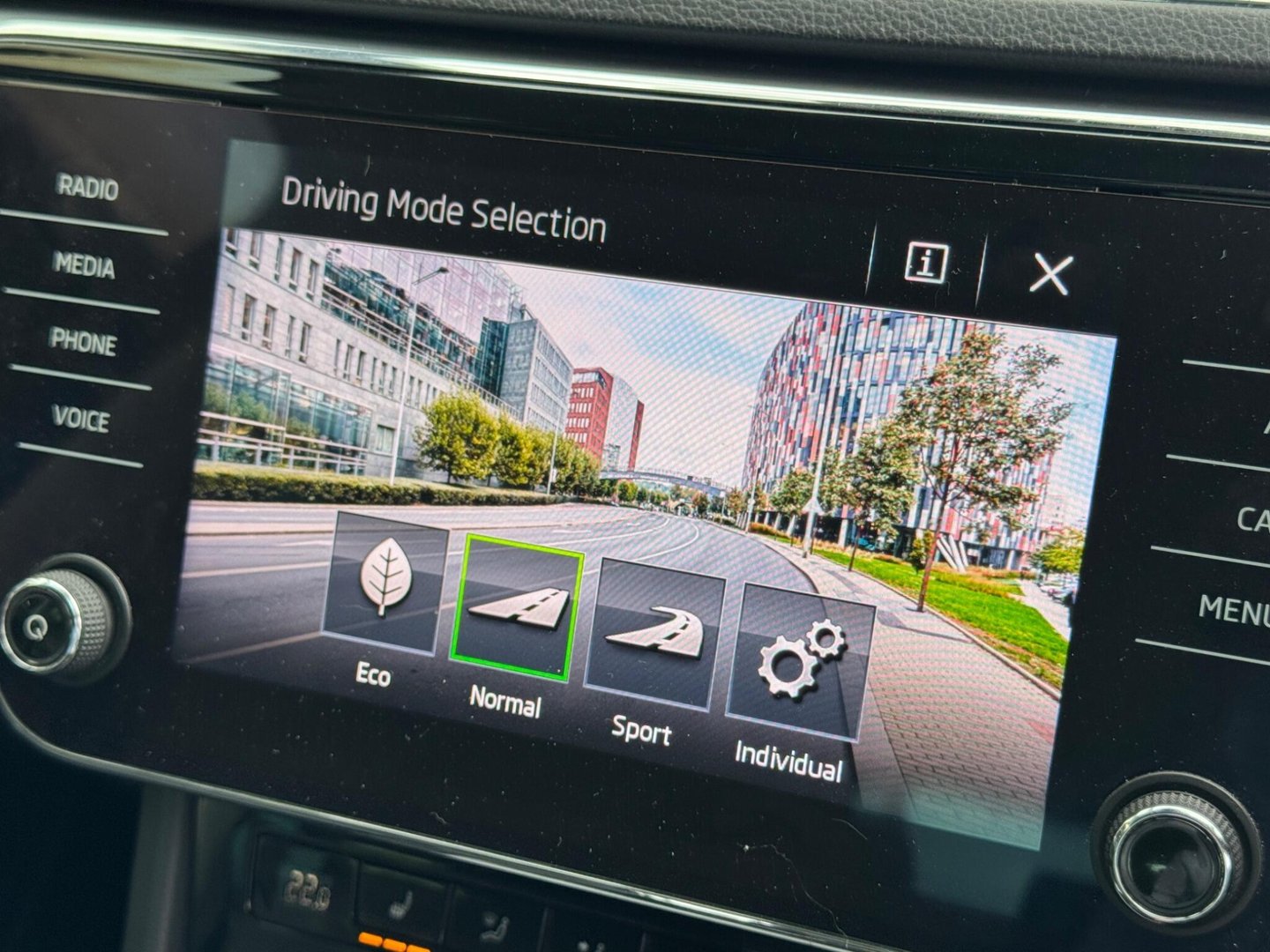 2019 Skoda Superb — image 20