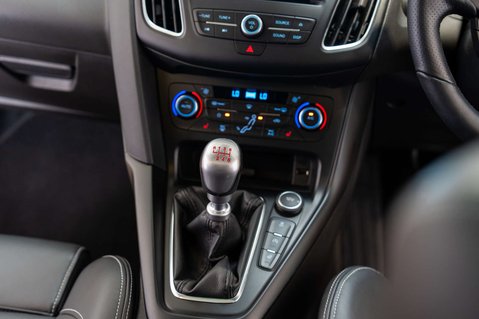 Ford Focus 2.0 Focus ST-3 T 5dr 28