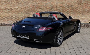 Mercedes-Benz SLS AMG Roadster 2