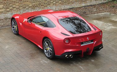 Ferrari F12 Berlinetta 8