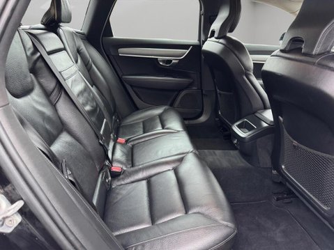 Volvo V90 2.0 D4 Momentum Auto Euro 6 (s/s) 5dr 45