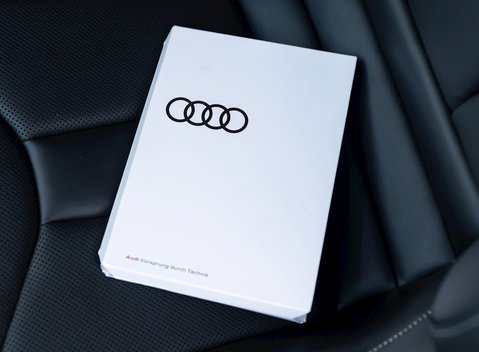 Audi R8 V10 Performance Carbon Black 30