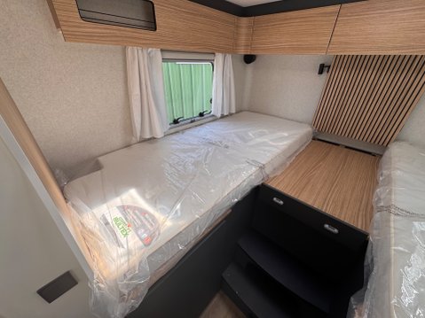 Pilote P740FGJ Evidence 2025 MODEL 37