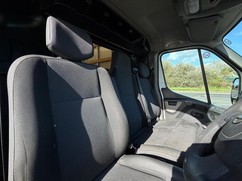 Nissan NV400 2.3 dCi 35 SE Platform Cab FWD L3 Euro 6 2dr 13