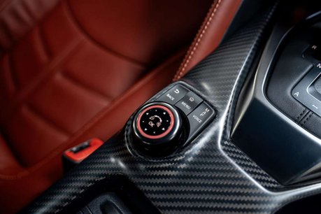 Nissan GT-R Premium Edition 3.8 2dr Coupe Semi Auto Petrol 32