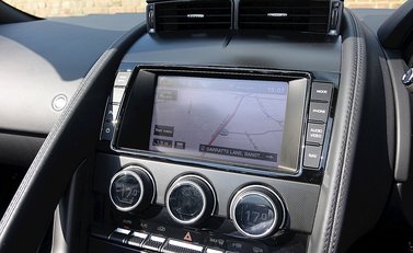 Jaguar F-Type V6 S Convertible 25