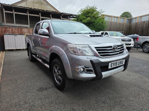 Toyota Hilux INVINCIBLE X 4X4 D-4D DCB AUTO 3