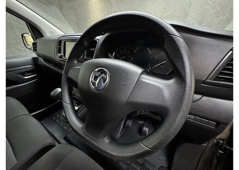 Vauxhall Vivaro 1.5 Turbo D 2700 Pro Panel Van 6dr Diesel Manual L1 H1 Euro 6 (s/s) (120 ps 31