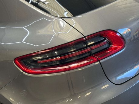 Porsche Macan 3.0 Macan S Semi-Auto 4WD 5dr 42