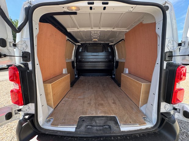 Vauxhall Vivaro SWB L1H1 Low Roof Prime 2900 Sensors Air Con EURO 6 9