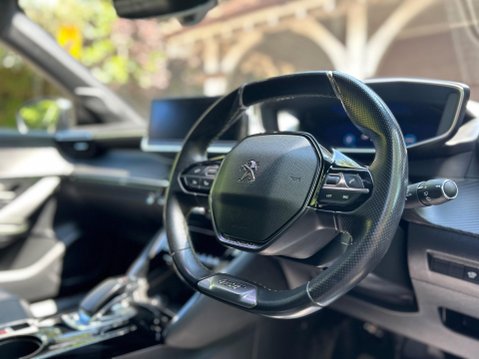 Peugeot 208 GT LINE 27