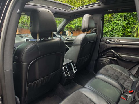 Porsche Cayenne 3.0 Cayenne D Platinum Edition V6 Tiptronic S A 4WD 5dr 17
