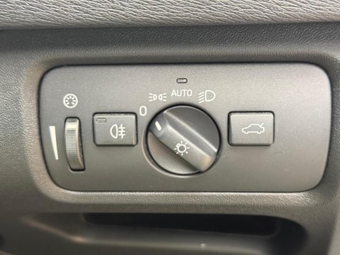 Volvo V40 1.6 D2 SE Lux Nav Euro 5 (s/s) 5dr 9