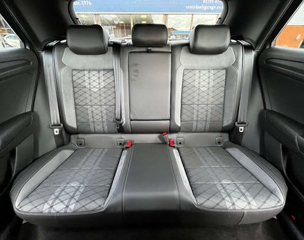 Volkswagen T-Roc 1.5 T-Roc R-Line TSI Semi-Auto 5dr 71