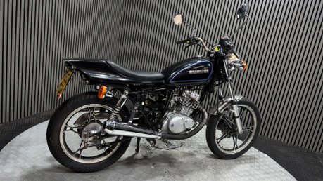 Suzuki GN 2002 31K CUSTOM CAFE RACER PROJECT BUILD 125CC 2