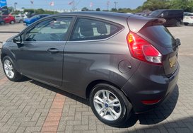 Ford Fiesta 1.25 ZETEC 11