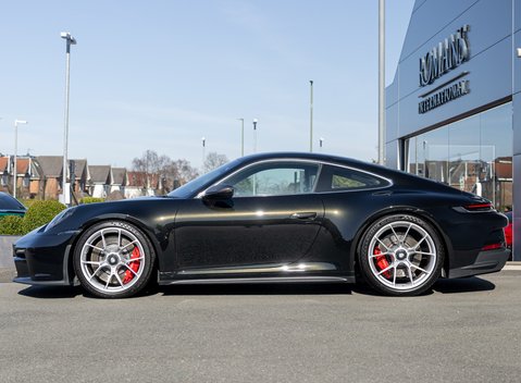 Porsche 911 GT3 TOURING (992) 4