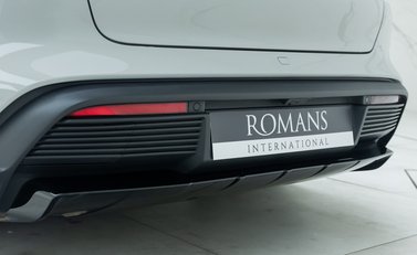 Porsche Taycan 4S Cross Turismo 38