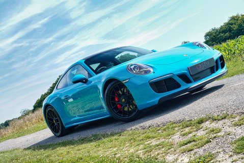 Porsche 911 CARRERA GTS 19