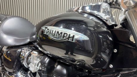 Triumph Bonneville 2013 ONLY 13K 1 OWNER LONG MOT MID-WEIGHT CRUISER BIKE 865CC 38