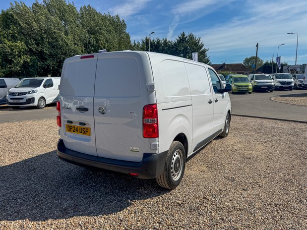 Vauxhall Vivaro SWB L1H1 Low Roof Prime 2900 Sensors Air Con EURO 6 7