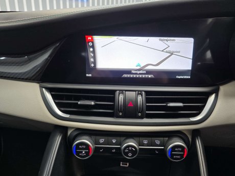 Alfa Romeo Giulia 2.9 V6 Bi-Turbo Quadrifoglio Saloon 4dr Petrol Auto Euro 6 (s/s) (510 ps) 12