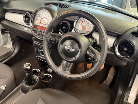Mini Convertible 1.6 One 2dr 33