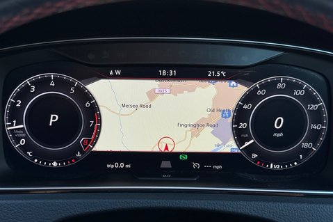 Volkswagen Golf GTI PERFORMANCE TSI DSG - PANORAMIC SUNROOF  38
