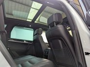 Volkswagen Touareg 3.0 Touareg V6 R-Line+ TDI BlueMotion Technology Auto 4WD 5dr 40