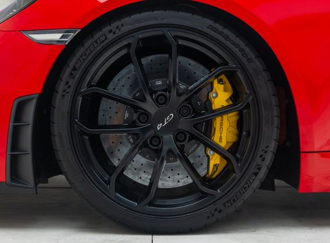 Porsche Cayman GT4 (718) 27