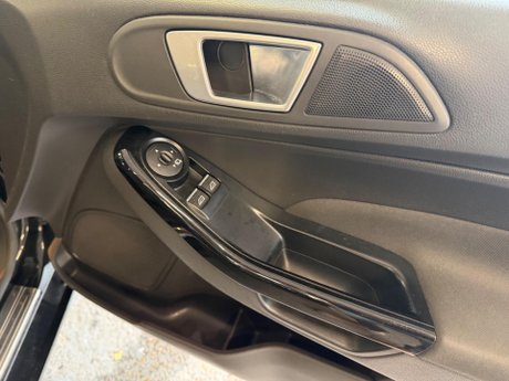 Ford Fiesta 1.0T EcoBoost Titanium X Euro 5 (s/s) 3dr 16